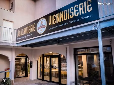 boulangerie-pâtisserie artisanale — four à bois  excellente rentabilité — 270 000 à négoci