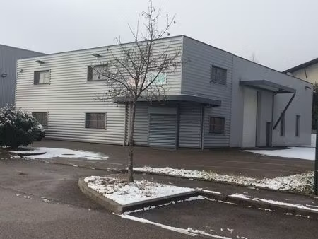 vente-la terrasse-locaux d activites et bureaux-580 m2