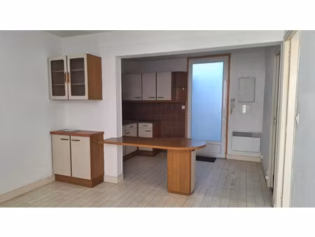 location appartement 2 pièces 36 m² à nontron (24300)  365 €