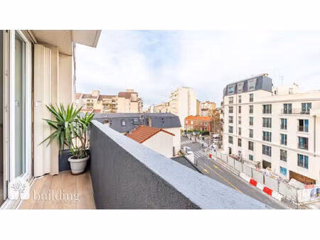 république - appartement 4 pièces de 81m² et 4 m² de balconnet