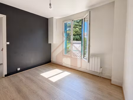 appartement t1/2 de 25.06m² le kremlin-bicetre