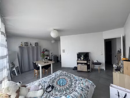 appartement reims 1 pièce(s) 28 m2 - non meuble