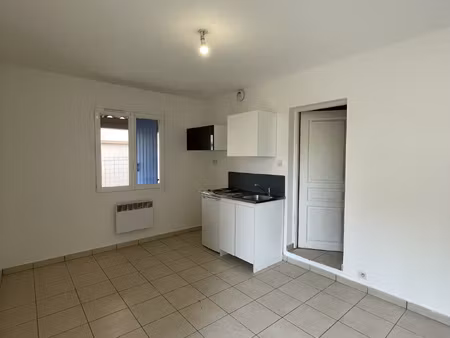 studio 16 69 m2 en rez-de-chaussée proche des facultés