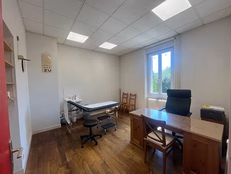 a louer - rochefort-en-terre- local professionnel ? 15m2 - maison médicale -