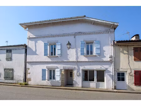 rare sur le marché ? maison de ville de 131 m² au coeur d'amou