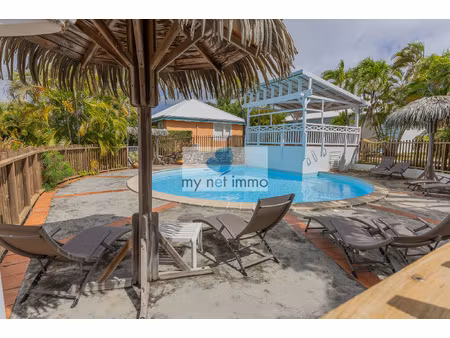 bungalow de charme  rénovation soignée  150m de la plage de
