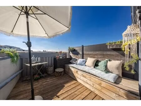 superbe t2 bis en duplex avec terrasse. prestations de qualité
