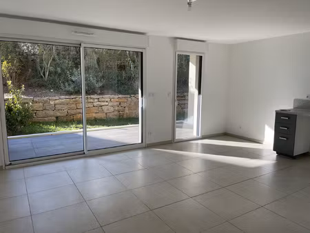 hyeres ouest- residence recente et securisee- appartement t3
