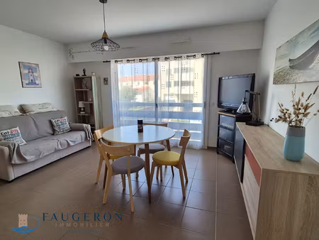 la chaume - appart t2 40 m2 hab. + parking privatif tout pro