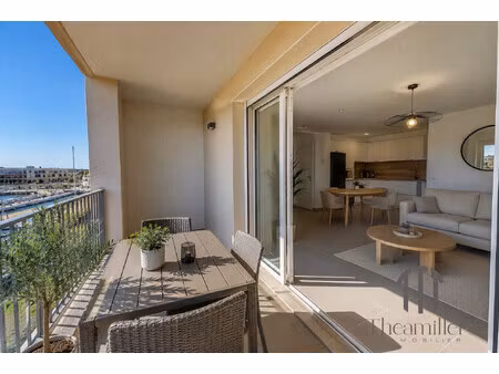 t3 avec terrasse au coeur de port-saint-louis