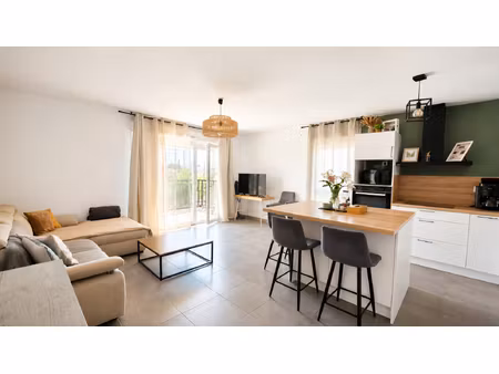 appartement 3 pièces à vendre à sénas - exclusivité era action immobilier 2