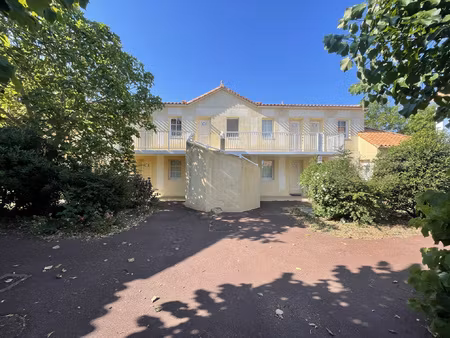 beau 2 pièces en rdc dans une petite copropriété avec vue go