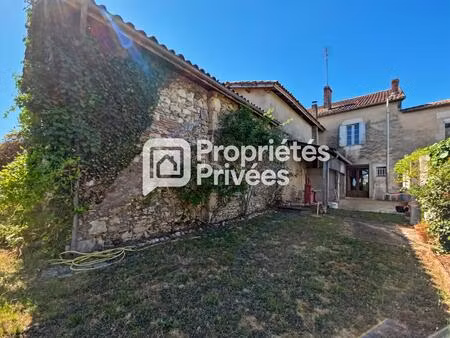 grande maison en pierre à rénover avec jardin  dépendances et fort potentiel