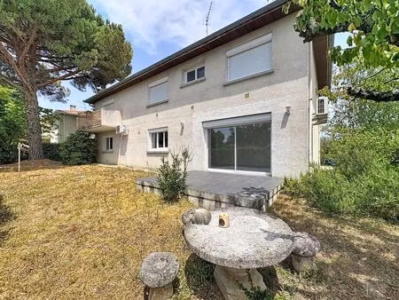 l'union : maison divisée en deux appartements (t4 + t5) dans un environnement privilégié
