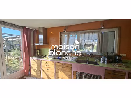 jolie maison sur deuxx niveaux