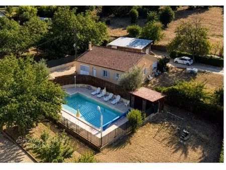 secteur recherché – maison de plain-pied avec piscine sur environ 7 000 m²
