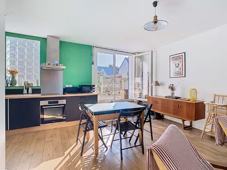 maison de village avec un extérieur et un garage - au coeur d