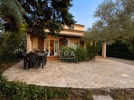 maison au coeur du village de taradeau