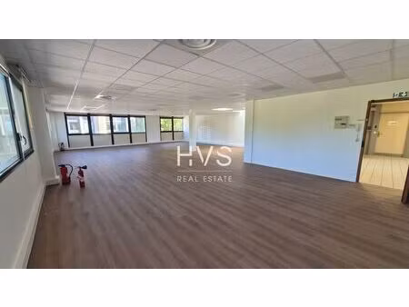 location bureaux 153 m²
