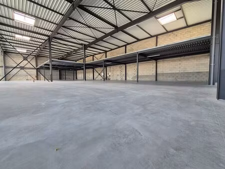 location local d’activités sautron 44880 710m² à 1450m²