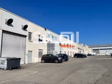location local d’activités villeurbanne 69100 252m²