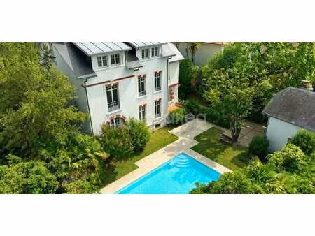 villa avec piscine et terrasse centre ville - pau (64)