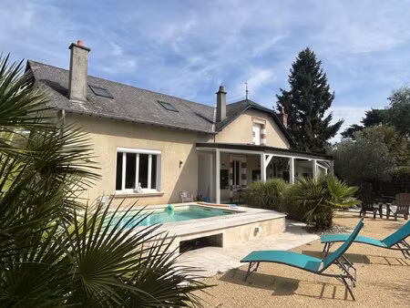 maison rénovée  habitable de suite  garage  jardin clos avec piscine