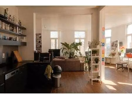 appartement d'angle spacieux et lumineux de 113 m²  2 chambr