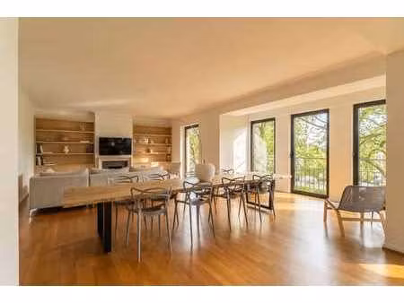 jardin du roi - apt de luxe 3 ch + terrasse+ parking