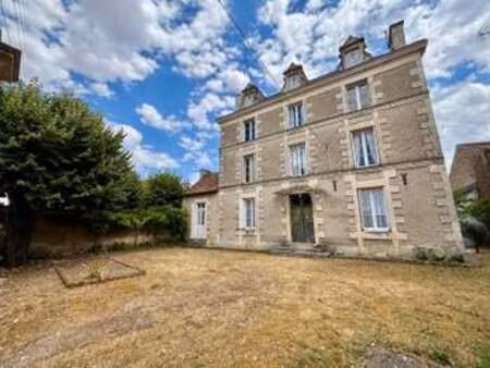 vente maison à neuville-de-poitou (86170) : à vendre / 157m² neuville-de-poitou