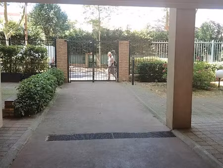 location appartement 3 pièces 75 m² à montrouge (92120)  2 000 €