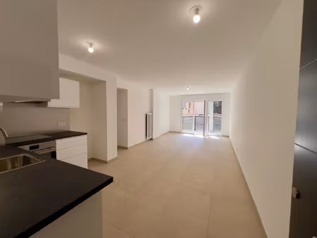 3 pièces à louer neuf avec garage et terrasse
