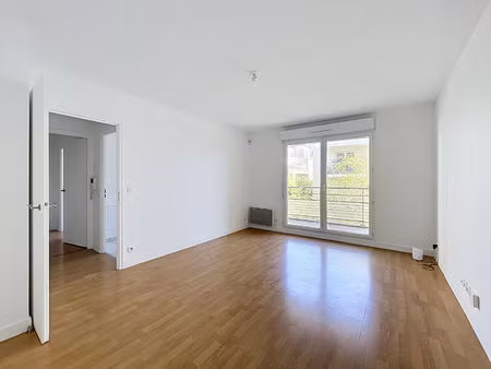2 pieces secteur roissy proche t6 centre de chatillon