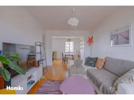 t3 (poss t4) de 68 m2 - balcon - cave - gratte-ciel