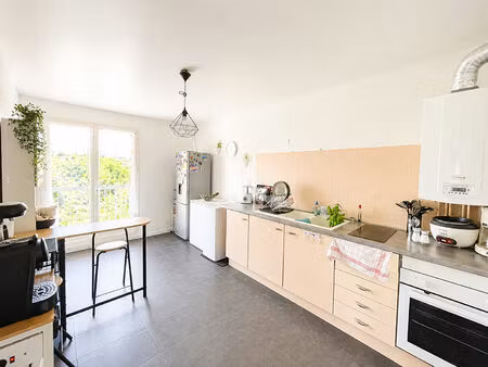 vente appartement 3 pièces  78.37m²  salon