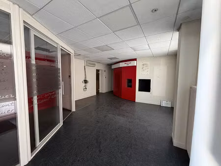 local commercial grand couronne 159 m2