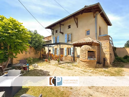 maison de caractère avec jardin  terrasse et charme de l'anc