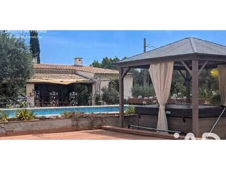 maison avec piscine et terrasse figanières (83)
