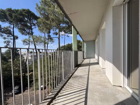 appartement t3 de 64 m2 avec terrasse de 14 5 m2 - gradignan