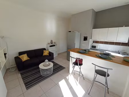 location meublée appartement 1 pièce 36 m² à istres (13800)  646 €