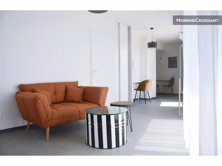 location meublée appartement 3 pièces 64 m² à montpellier (34000)  1 415 €