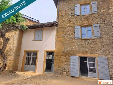 alix – triplex en pierres de 178 m² à aménager-patio cave
