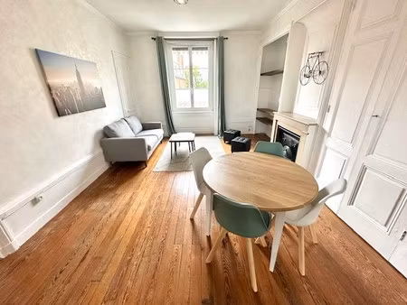 t2 bis meuble - 68.02 m² - place des maisons neuves villeurbanne