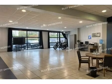 location commerce dinan 22100 180m²