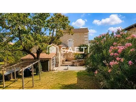 maison en pierre - 10 pièces - 200 m²