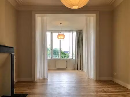 appartement rénové dans le quartier du châtelain
