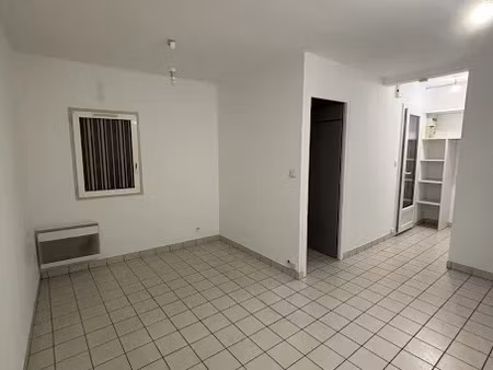 location appartement 1 pièce 22 m² à les herbiers (85500)  380 €