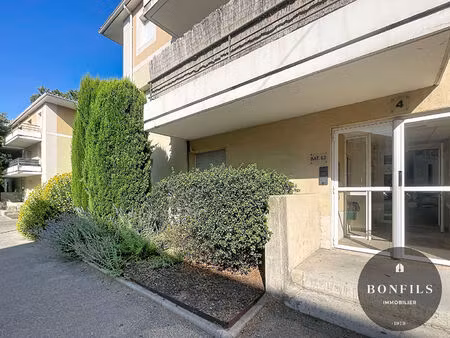 a louer avignon extra muros (84000) - quartier eisenhower - t3 - place de parking - refait