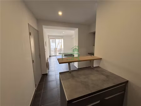 montpellier  figuerolles - studio avec terrasse dans petite copr