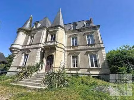 vente demeure d'exception à laubrières (53540) : à vendre / 426m² laubrières